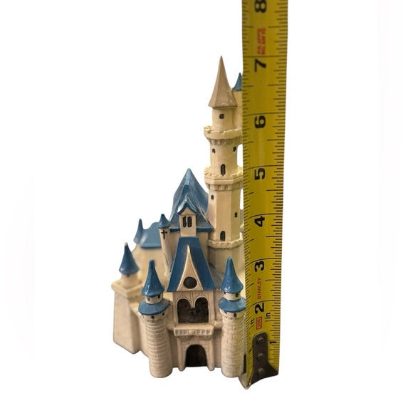 Cinderella Castle Decor - Picture 8 of 9